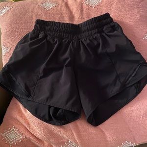 Lululemon hotty hot short 4”